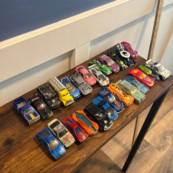 Hot Wheels and random Loose Lot of 26 Assorted Cars Random Mixed Multicolor - Picture 1 of 7
